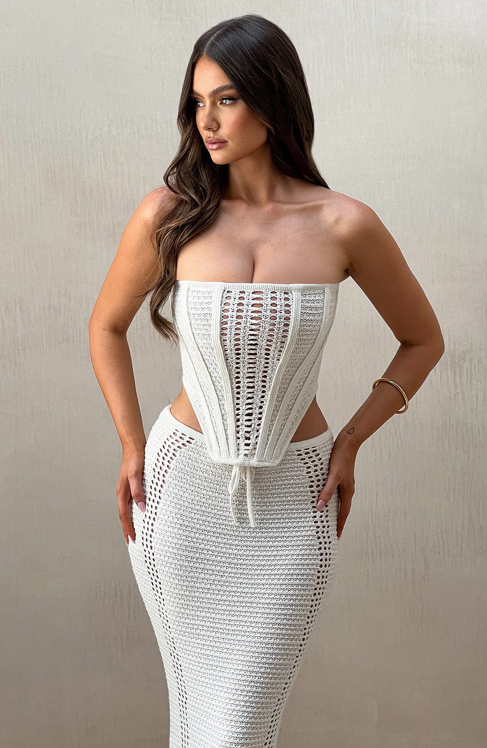 Carly Korse – Beyaz